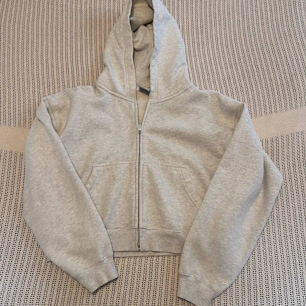 Aritzia Boyfriend Cropped Zip Up